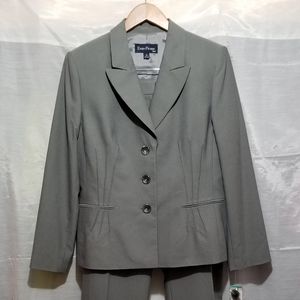 Women's Evan Picone 2 pcs Gray Single breasted Suit Pants & Jacket Sz 16